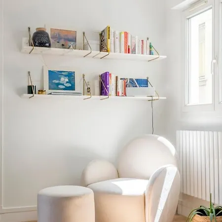 Cozy Charming Trocadero Apartment Paris